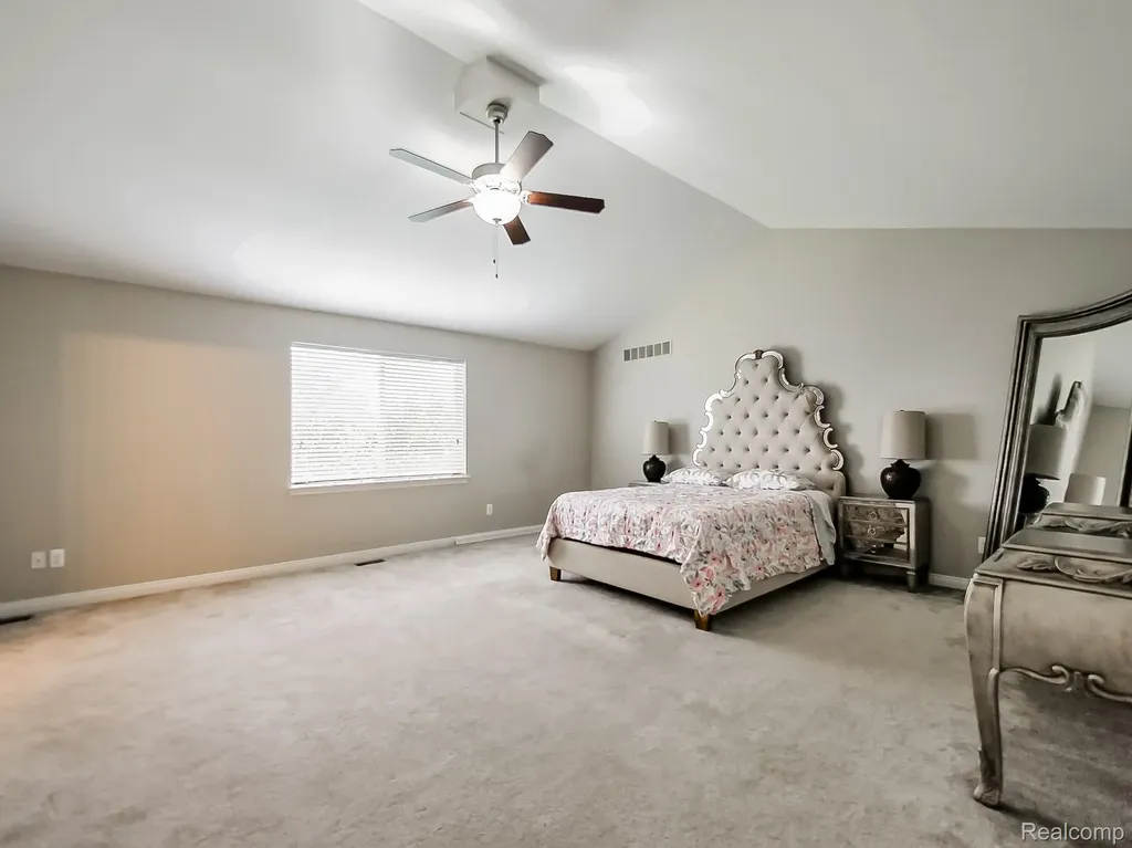 6960 Norway Drive Troy City MI 48085