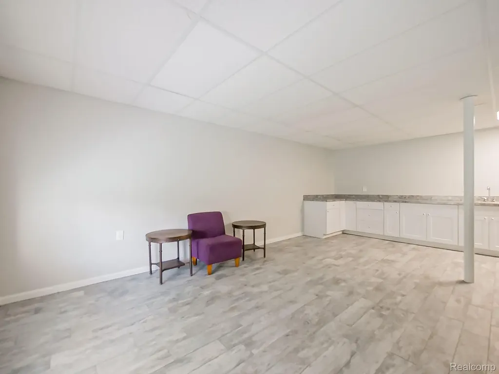 6960 Norway Drive Troy City MI 48085
