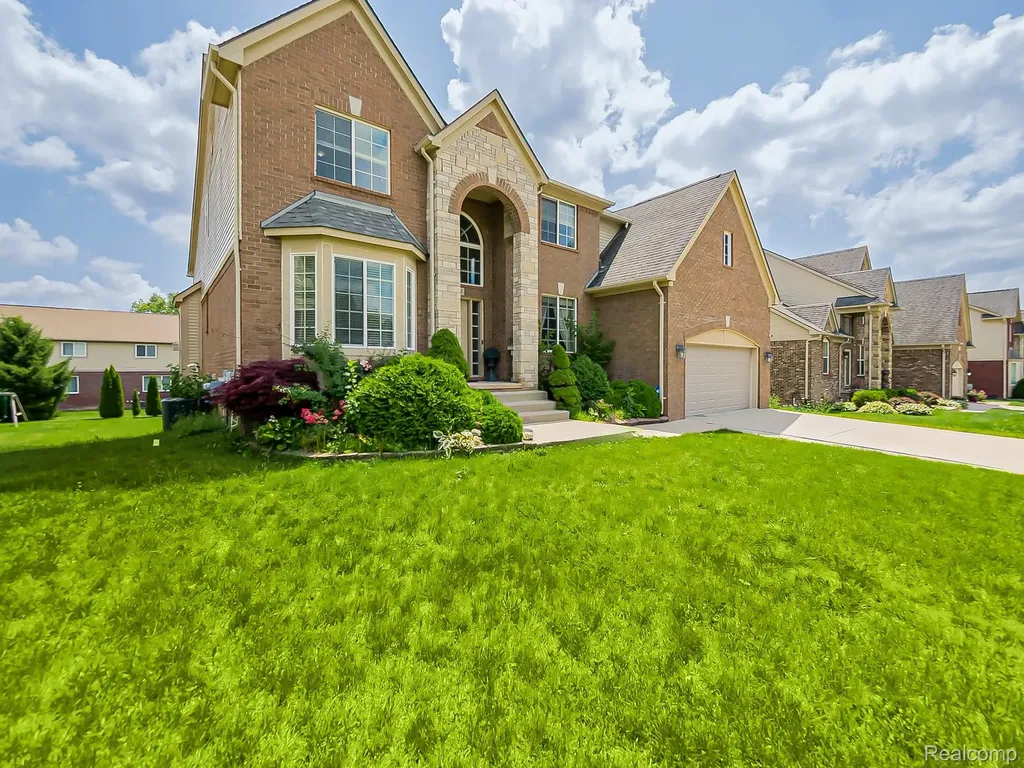 6960 Norway Drive Troy City MI 48085