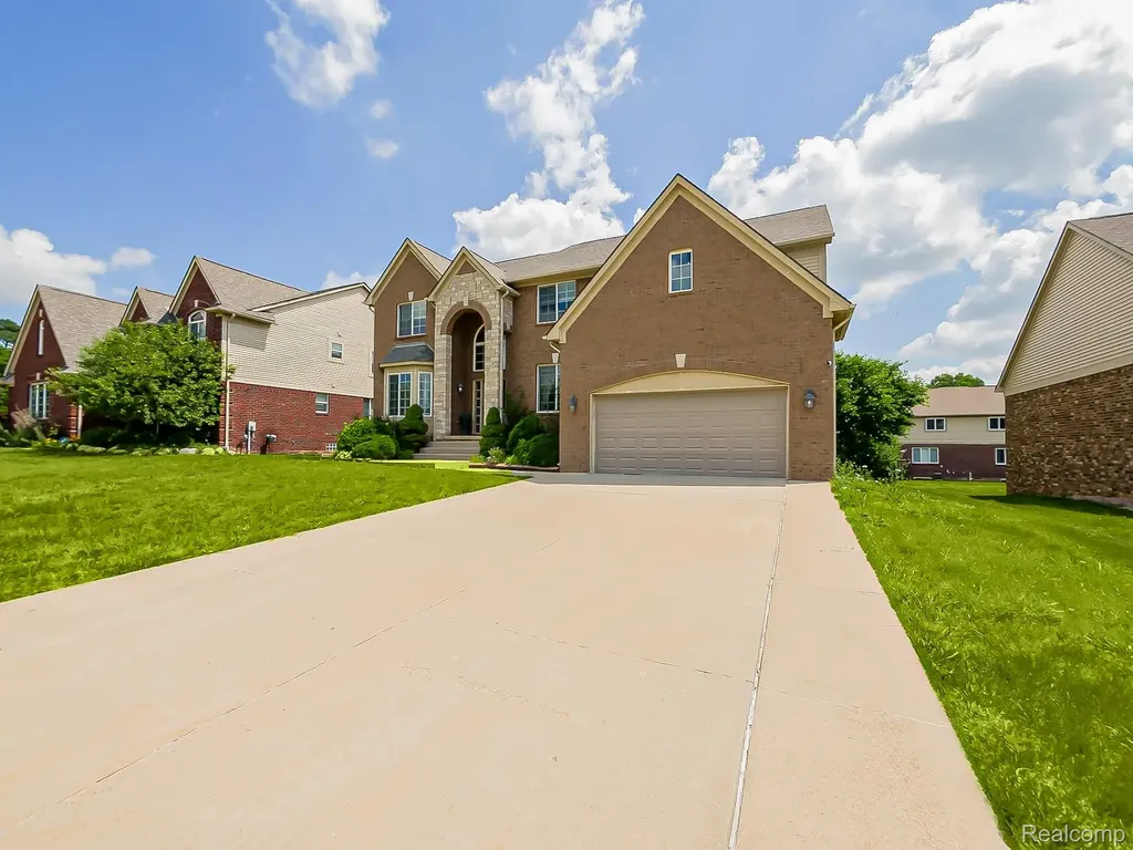 6960 Norway Drive Troy City MI 48085
