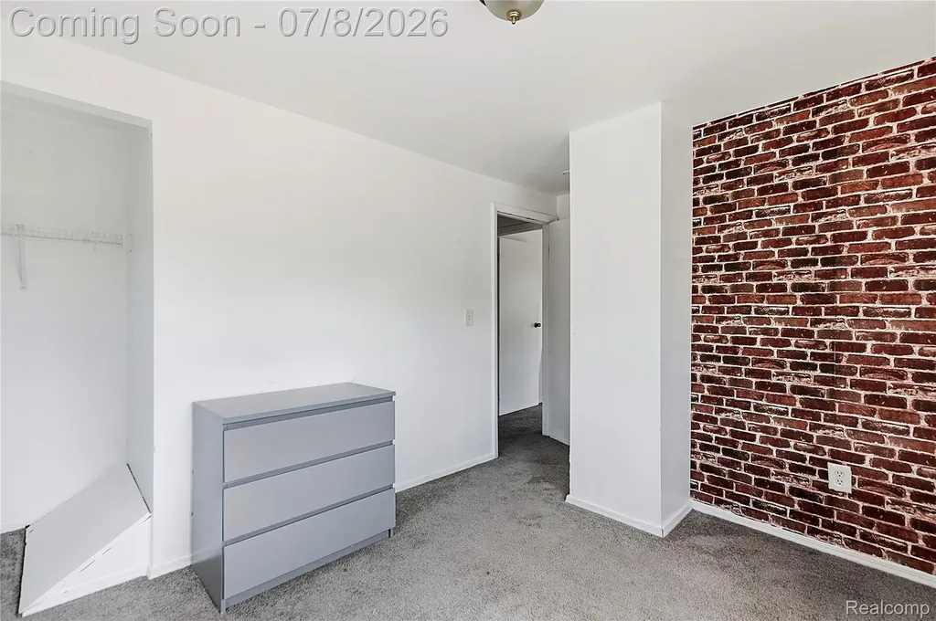 23074 Powell Avenue Hazel Park City MI 48030