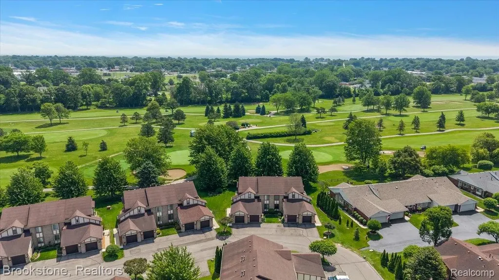 904 Country Club Drive St. Clair Shores City MI 48082
