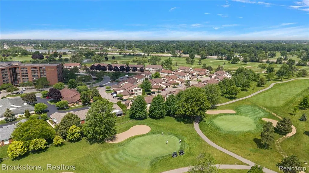 904 Country Club Drive St. Clair Shores City MI 48082