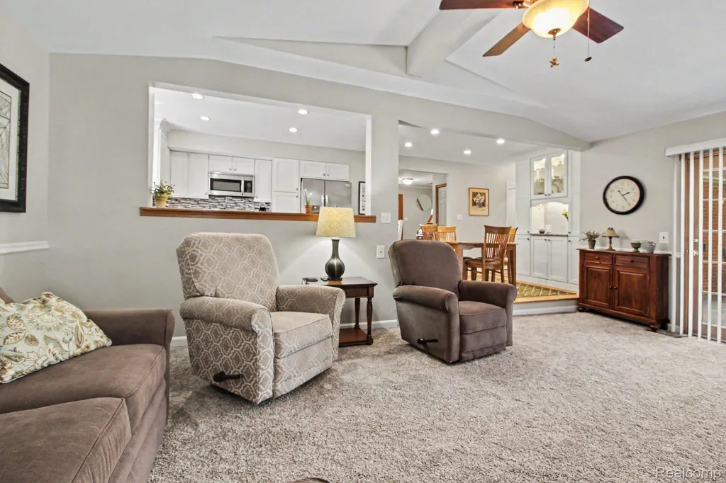 17562 Fairway Street Livonia City MI 48152