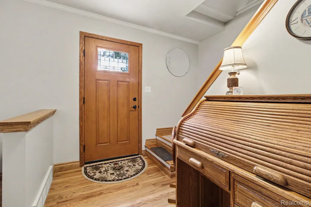 17562 Fairway Street Livonia City MI 48152