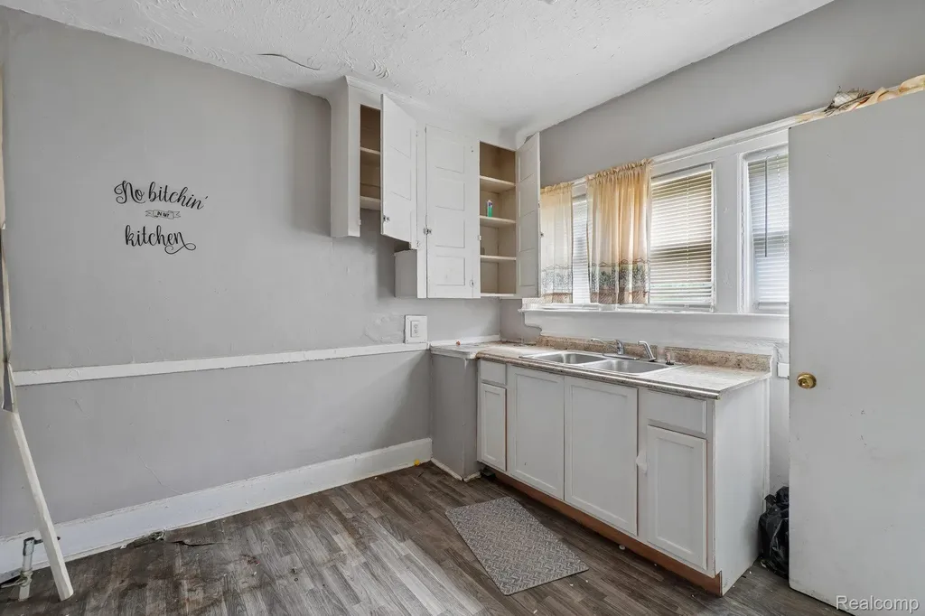 2981 Richton Street Detroit City MI 48206