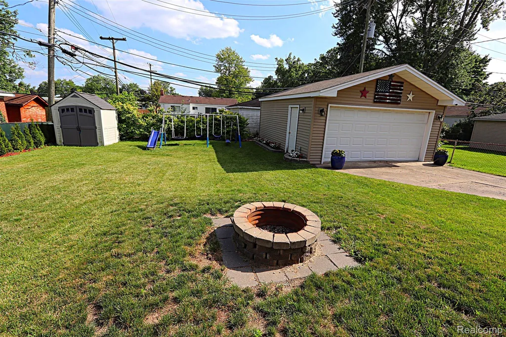 32125 Oakley Street Livonia City MI 48154
