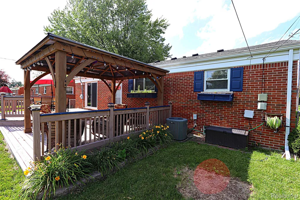 32125 Oakley Street Livonia City MI 48154