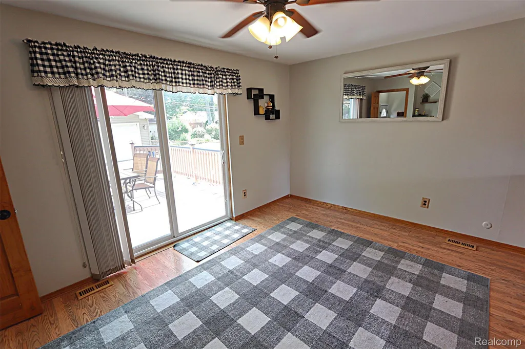 32125 Oakley Street Livonia City MI 48154