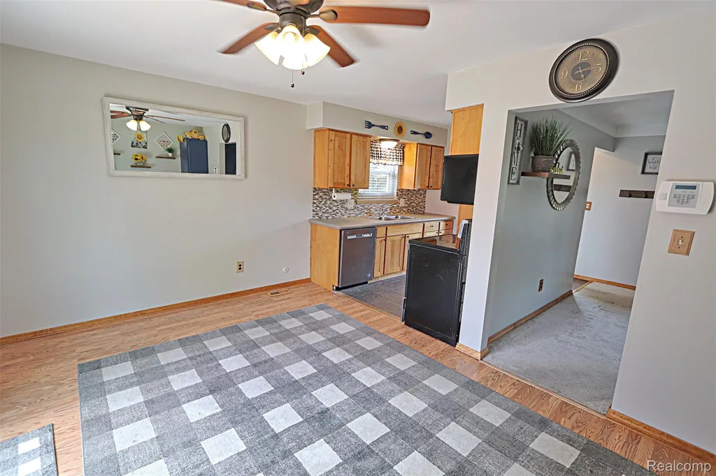 32125 Oakley Street Livonia City MI 48154