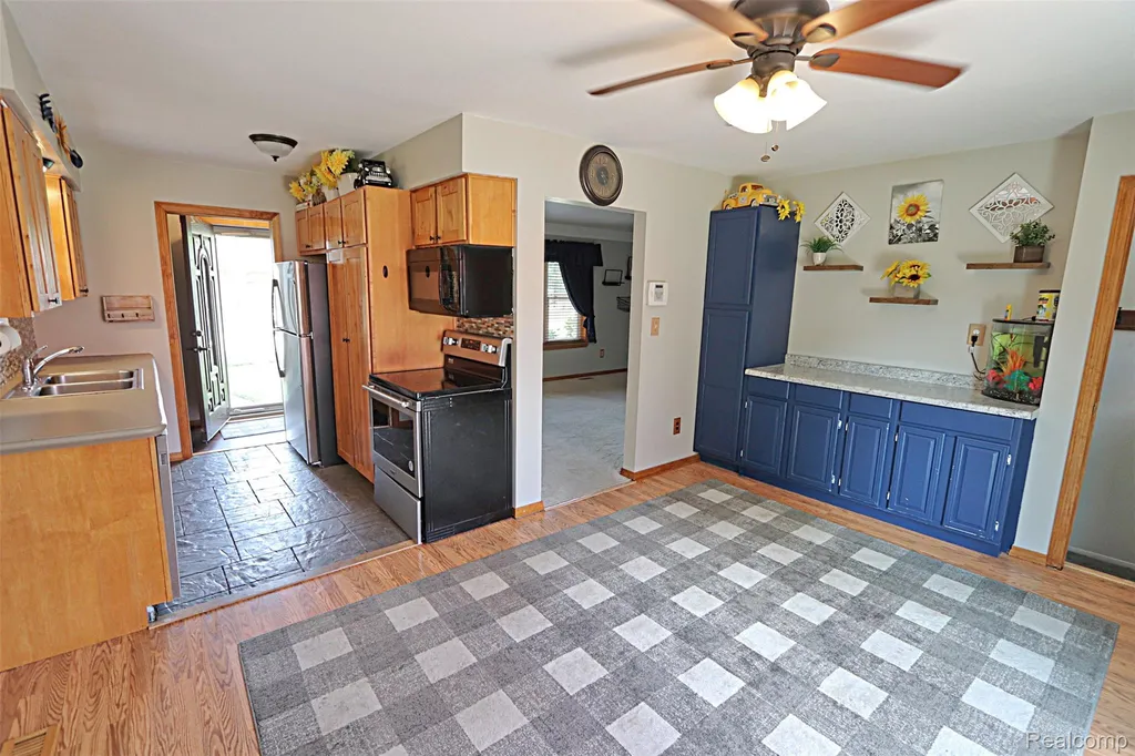 32125 Oakley Street Livonia City MI 48154