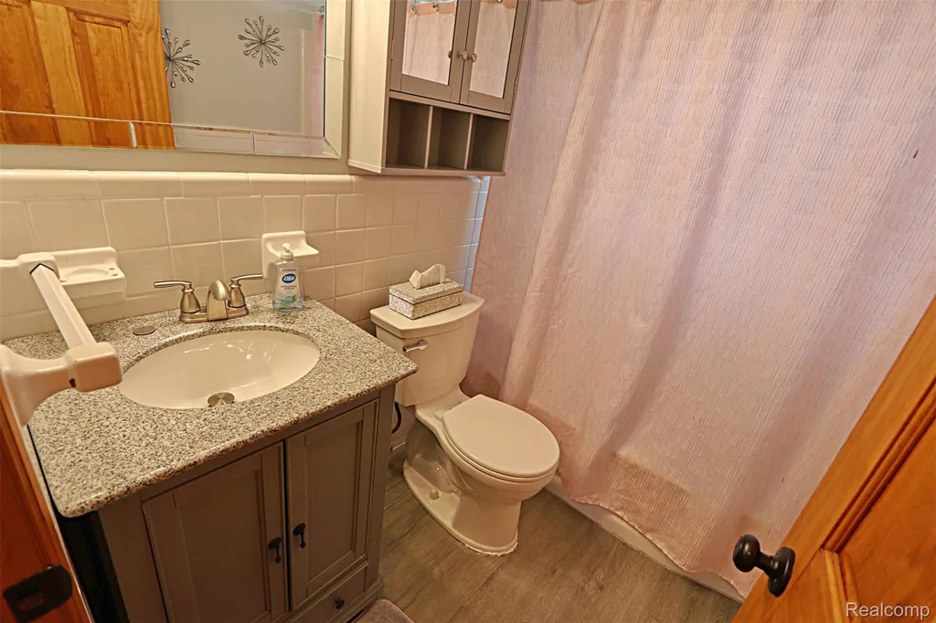 32125 Oakley Street Livonia City MI 48154