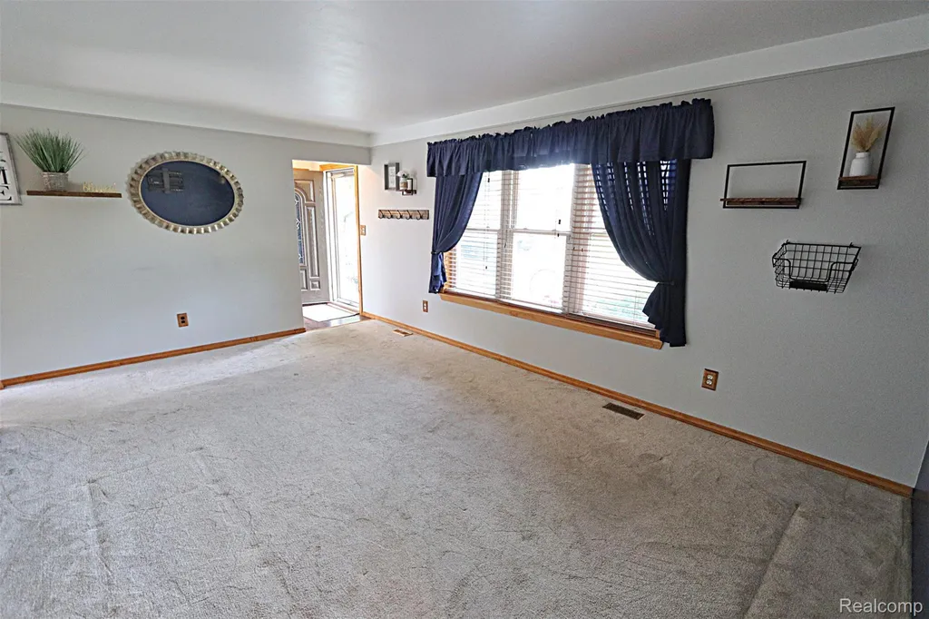 32125 Oakley Street Livonia City MI 48154