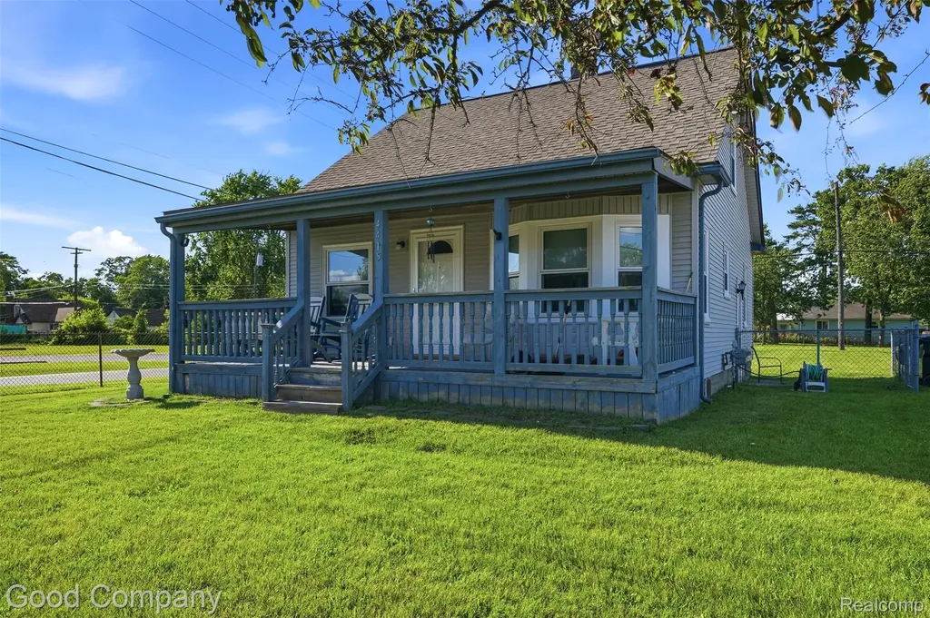 4415 Auburn Road Shelby Charter Township MI 48317