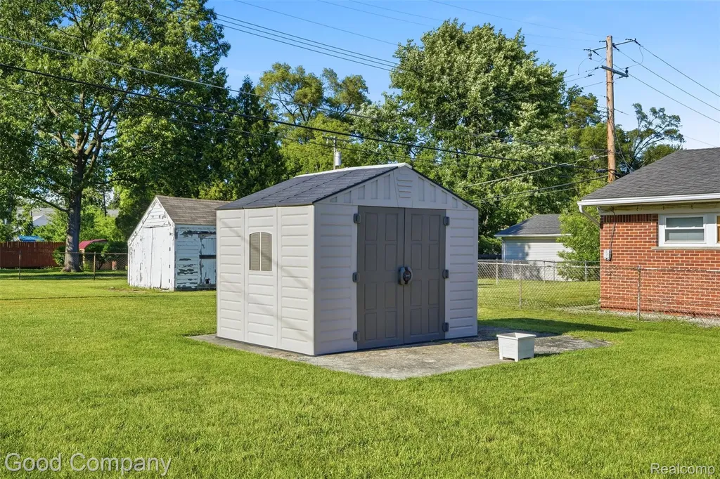 4415 Auburn Road Shelby Charter Township MI 48317
