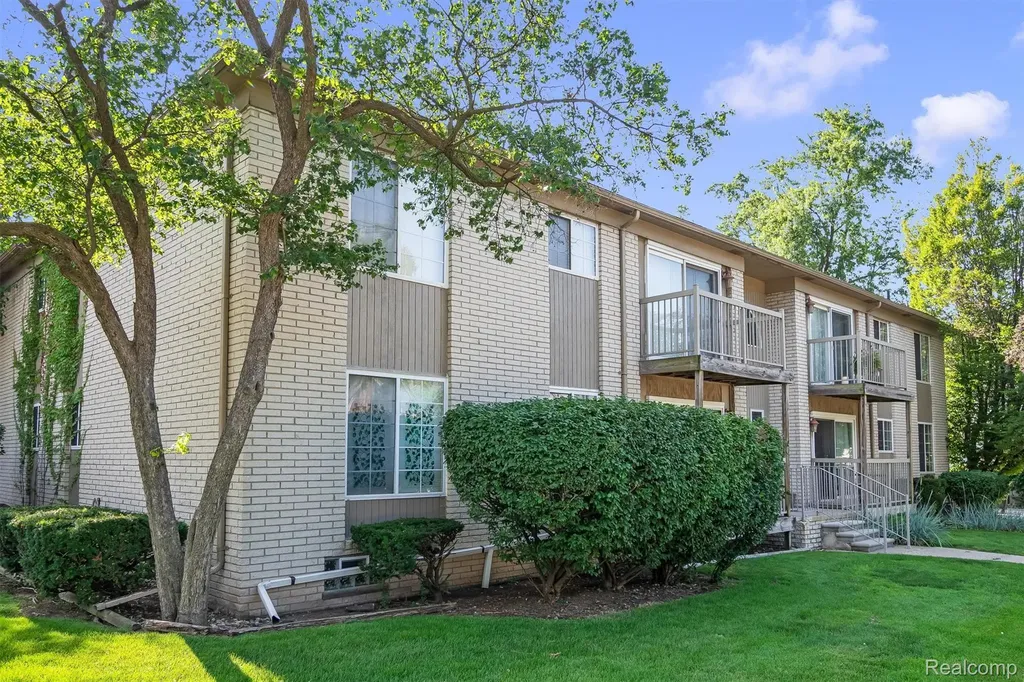 3551 W 14 Mile Road Royal Oak City MI 48073