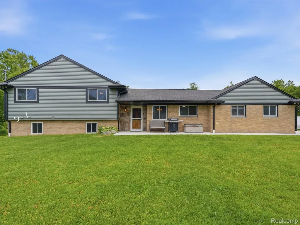 8620 Joey Drive Putnam Township MI 48169