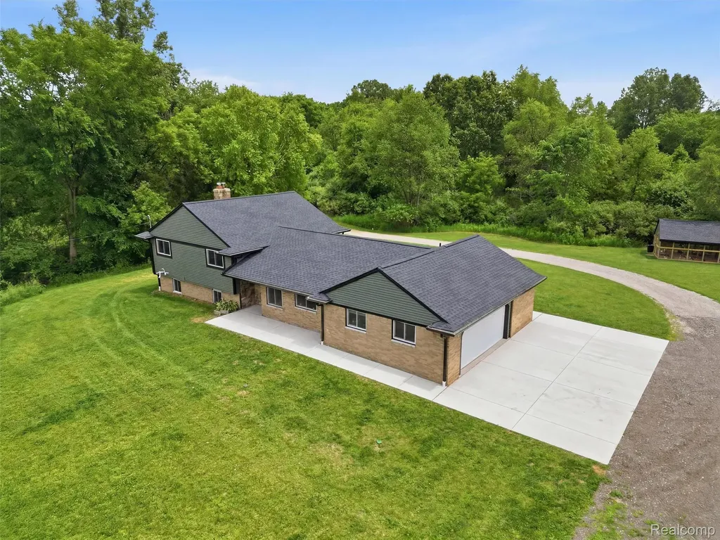 8620 Joey Drive Putnam Township MI 48169