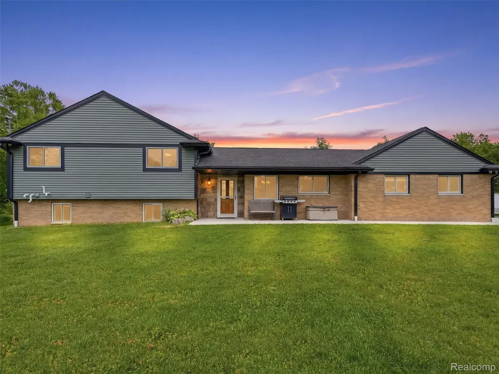 8620 Joey Drive Putnam Township MI 48169