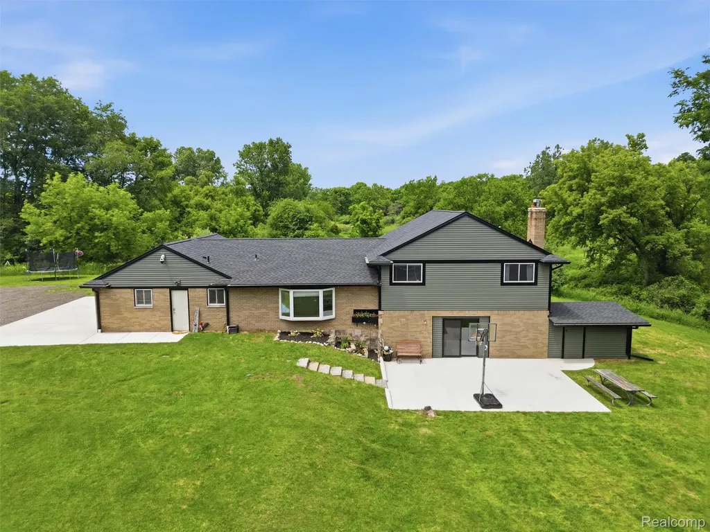 8620 Joey Drive Putnam Township MI 48169