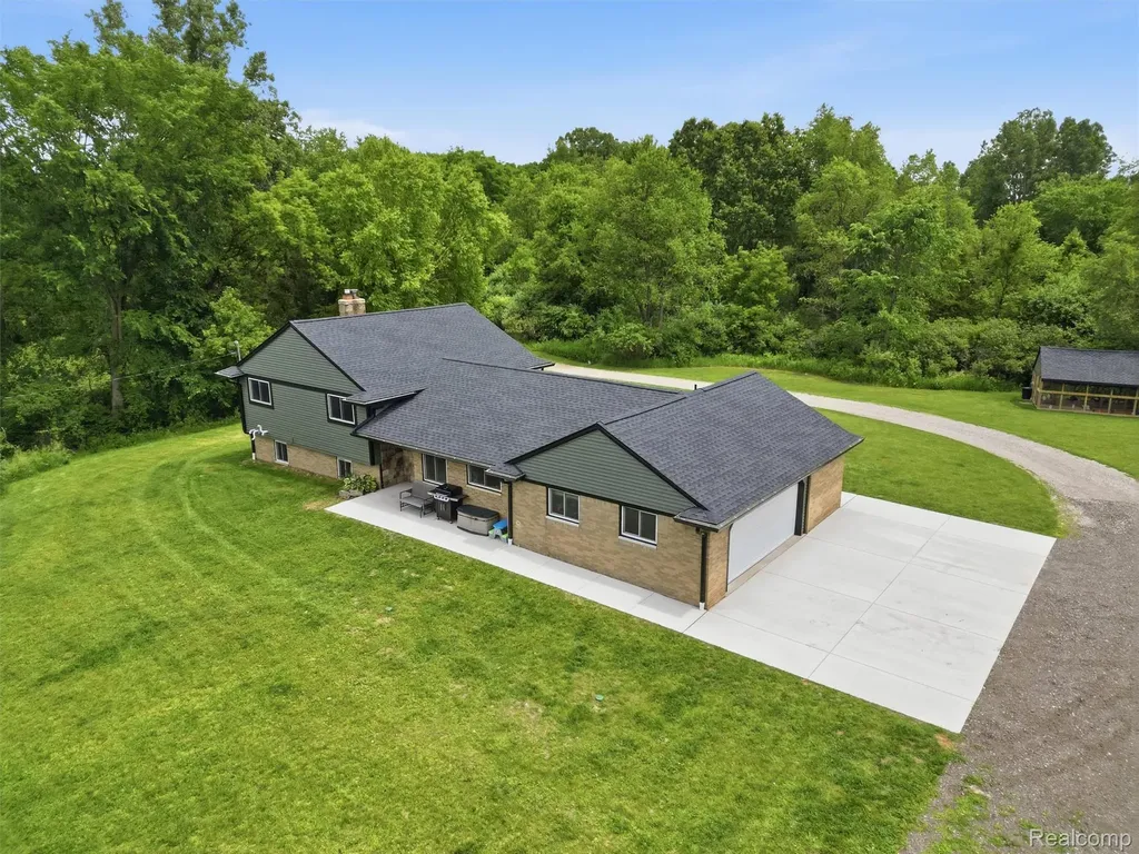 8620 Joey Drive Putnam Township MI 48169
