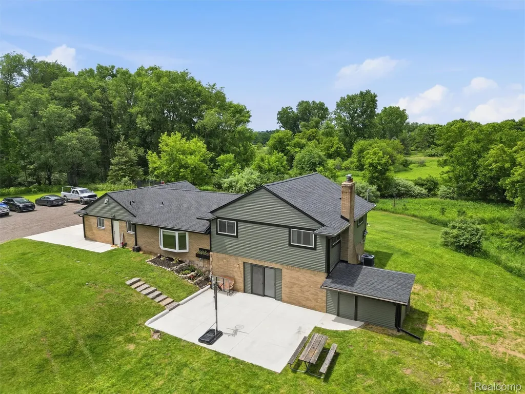 8620 Joey Drive Putnam Township MI 48169