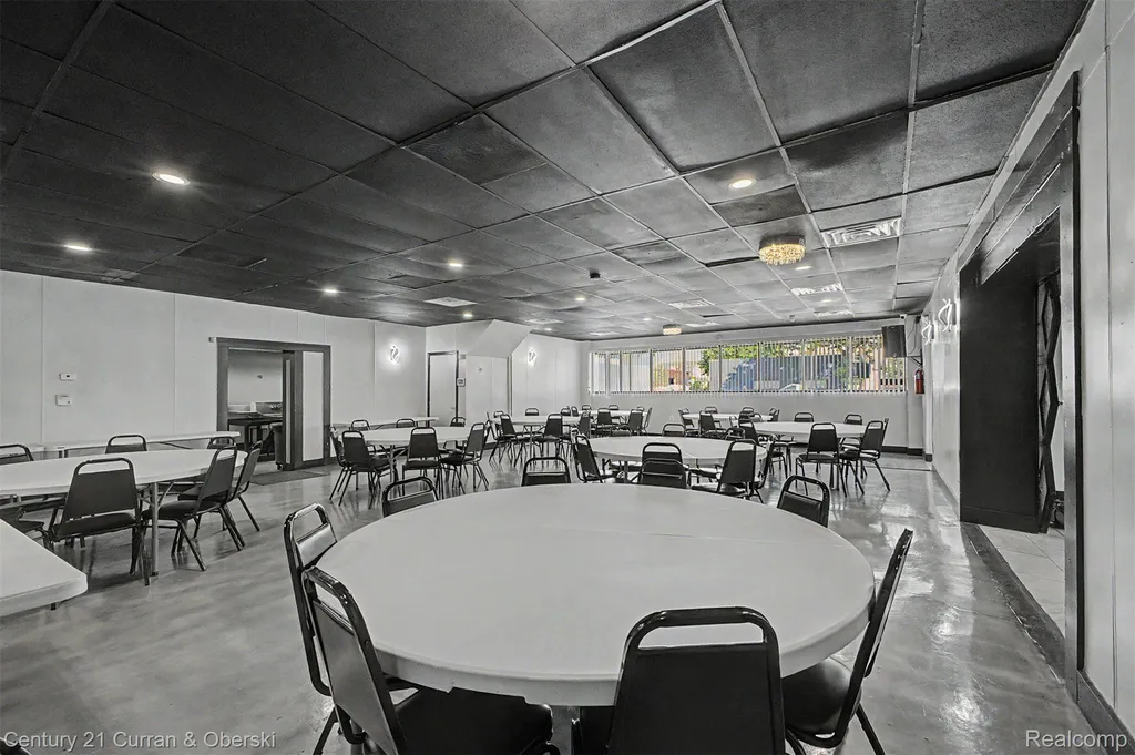 10249 W Jefferson Avenue River Rouge City MI 48218