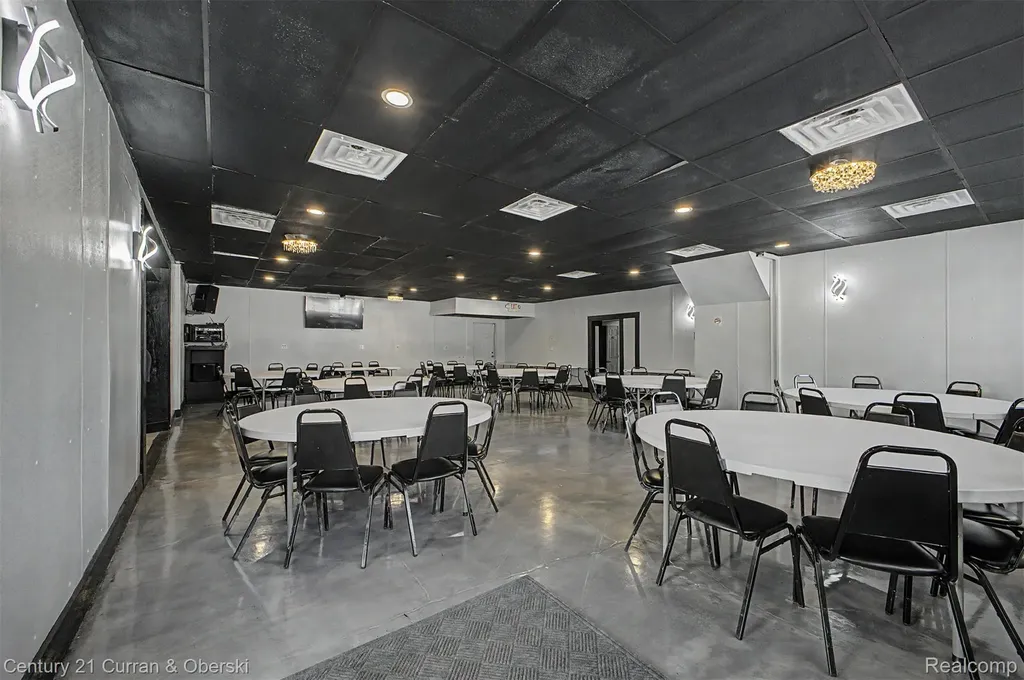 10249 W Jefferson Avenue River Rouge City MI 48218