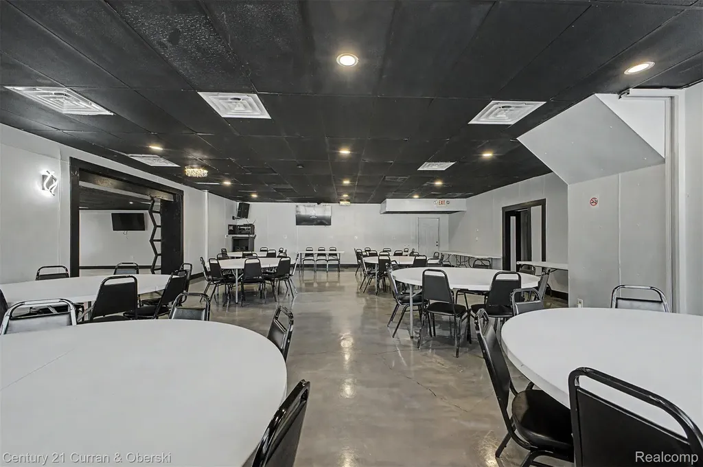 10249 W Jefferson Avenue River Rouge City MI 48218