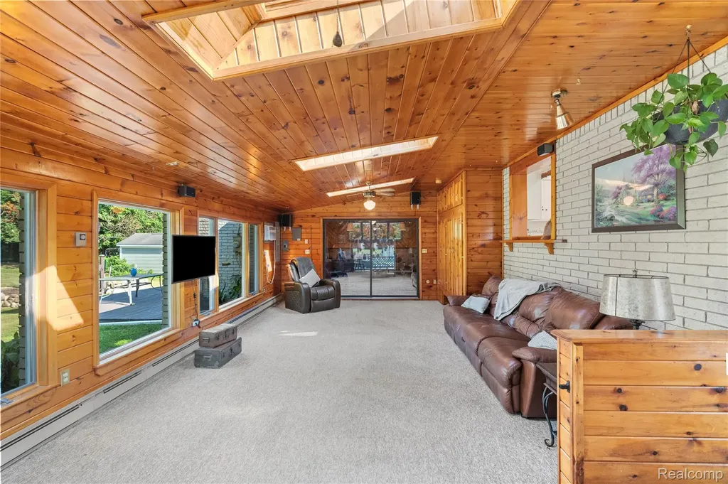 10504 Tamryn Boulevard Rose Township MI 48442