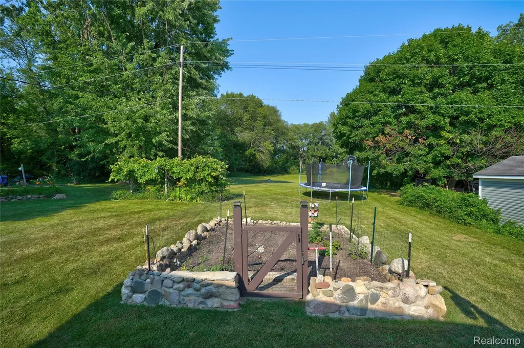 10504 Tamryn Boulevard Rose Township MI 48442