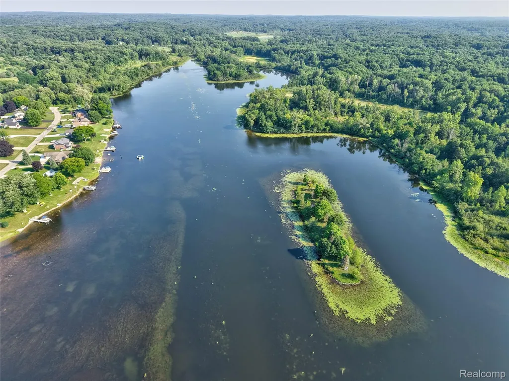 10504 Tamryn Boulevard Rose Township MI 48442