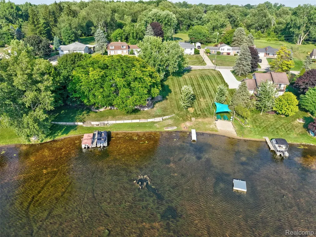 10504 Tamryn Boulevard Rose Township MI 48442
