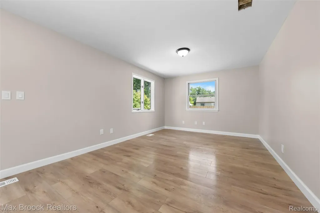 33812 Casco Court Westland City MI 48186