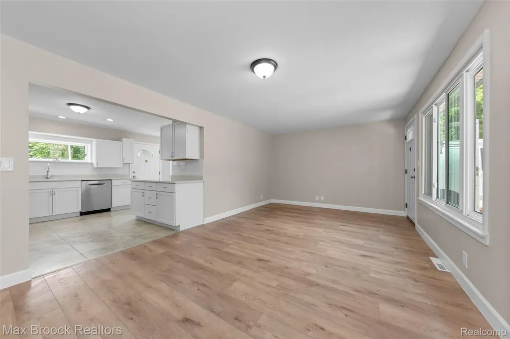 33812 Casco Court Westland City MI 48186
