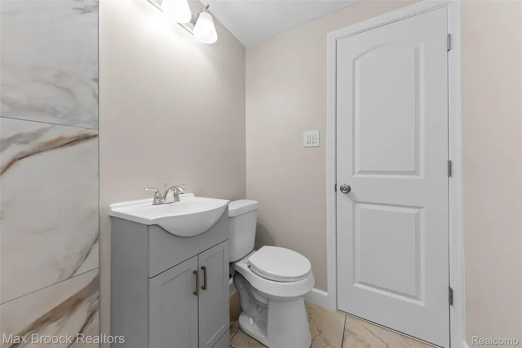 33812 Casco Court Westland City MI 48186