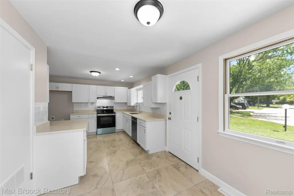 33812 Casco Court Westland City MI 48186