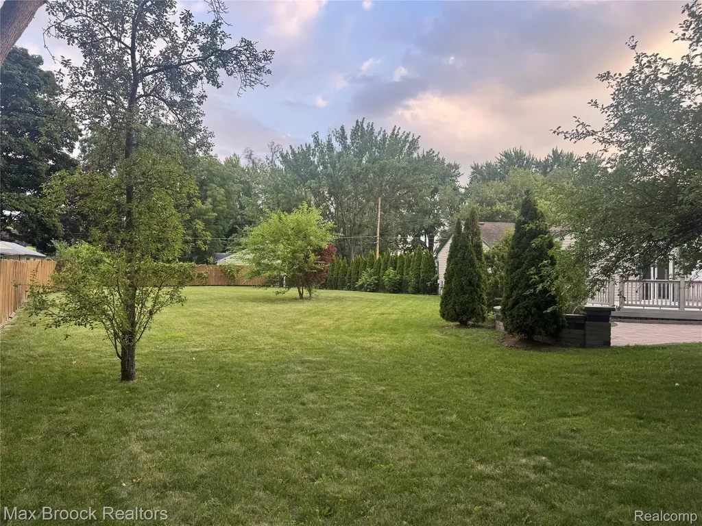 33812 Casco Court Westland City MI 48186