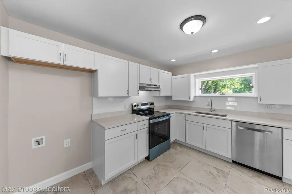 33812 Casco Court Westland City MI 48186