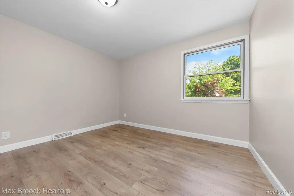 33812 Casco Court Westland City MI 48186