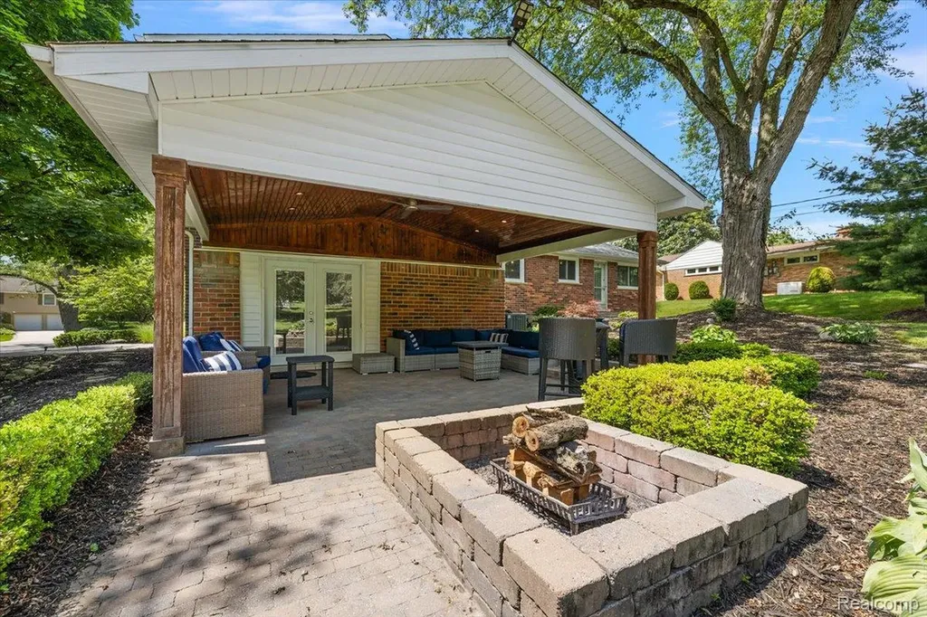 4409 W Orchard Hill Drive Bloomfield Hills City MI 48304