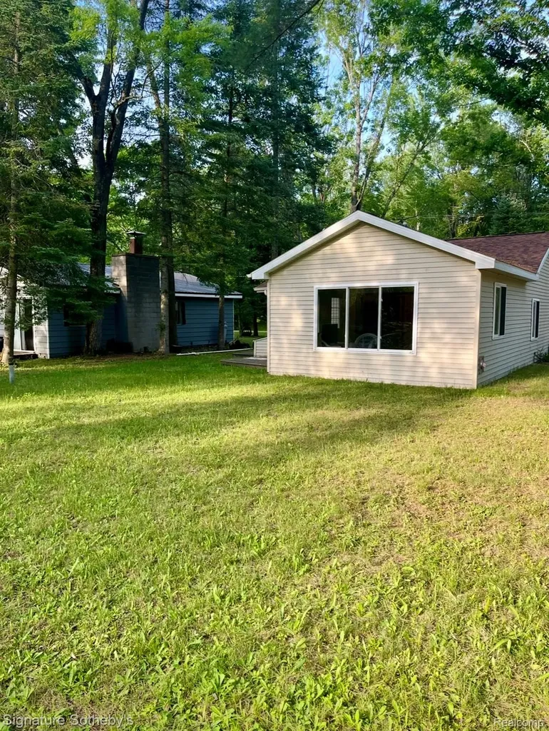 6246 Dorr Clam Union Township MI 49632