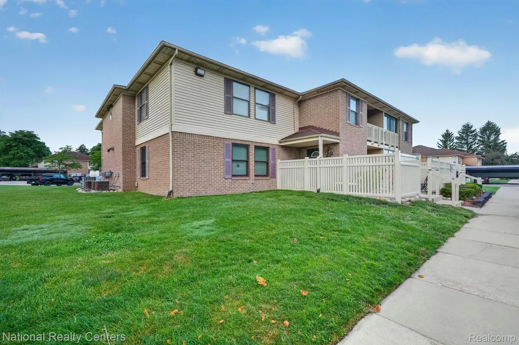 61171 Greenwood Drive South Lyon City MI 48178