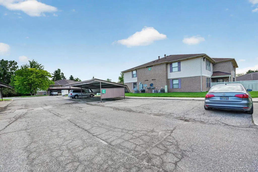 61171 Greenwood Drive South Lyon City MI 48178
