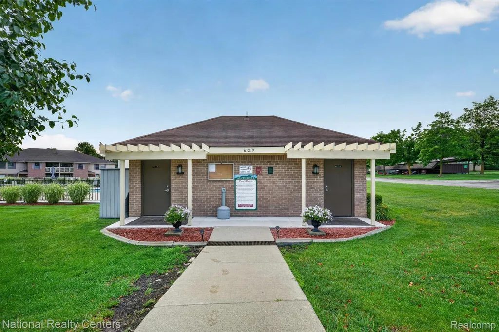 61171 Greenwood Drive South Lyon City MI 48178