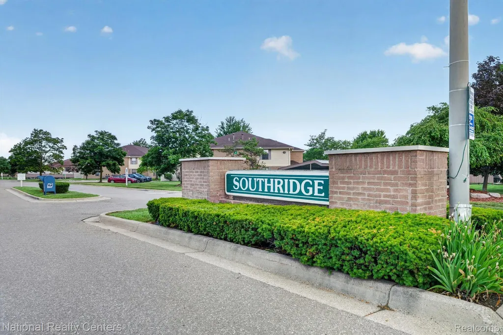 61171 Greenwood Drive South Lyon City MI 48178