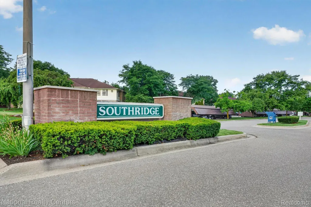 61171 Greenwood Drive South Lyon City MI 48178