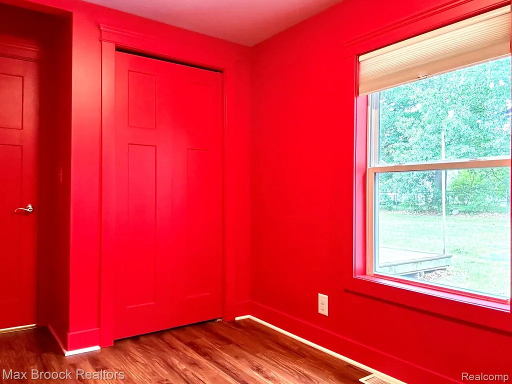 201 Park Avenue Holly Village MI 48442
