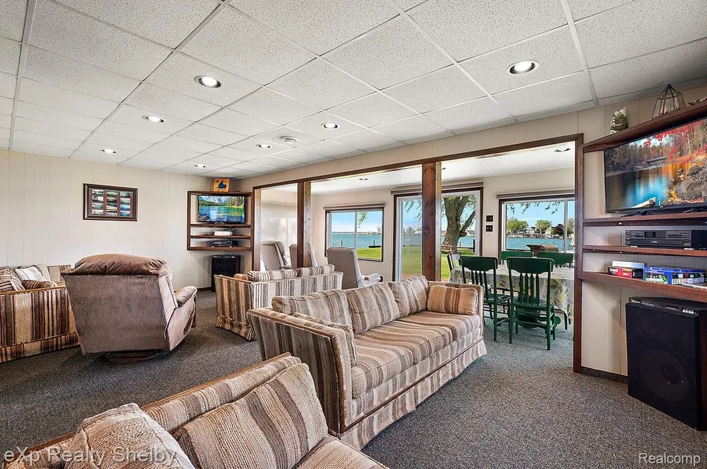 8395 N Channel - Harsens Island Clay Township MI 48001