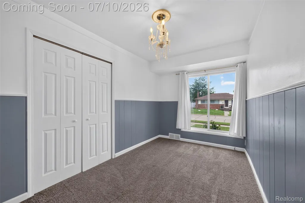 28202 Hollywood Street Roseville City MI 48066